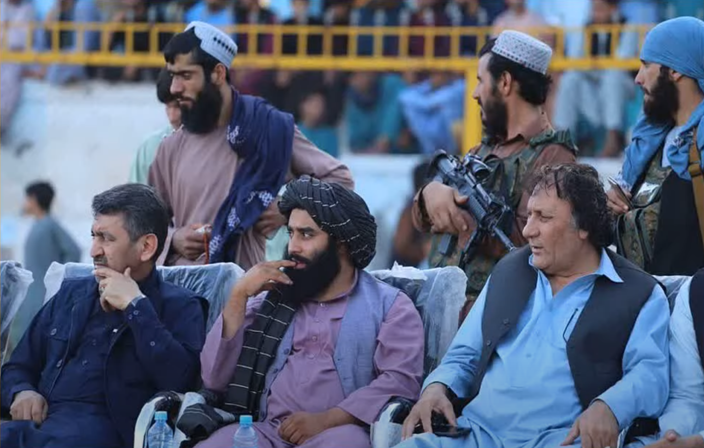 Cum s-a desfășurat finala campionatului de fotbal din Afganistan, sub ochii talibanilor. Imaginile care fac înconjurul lumii