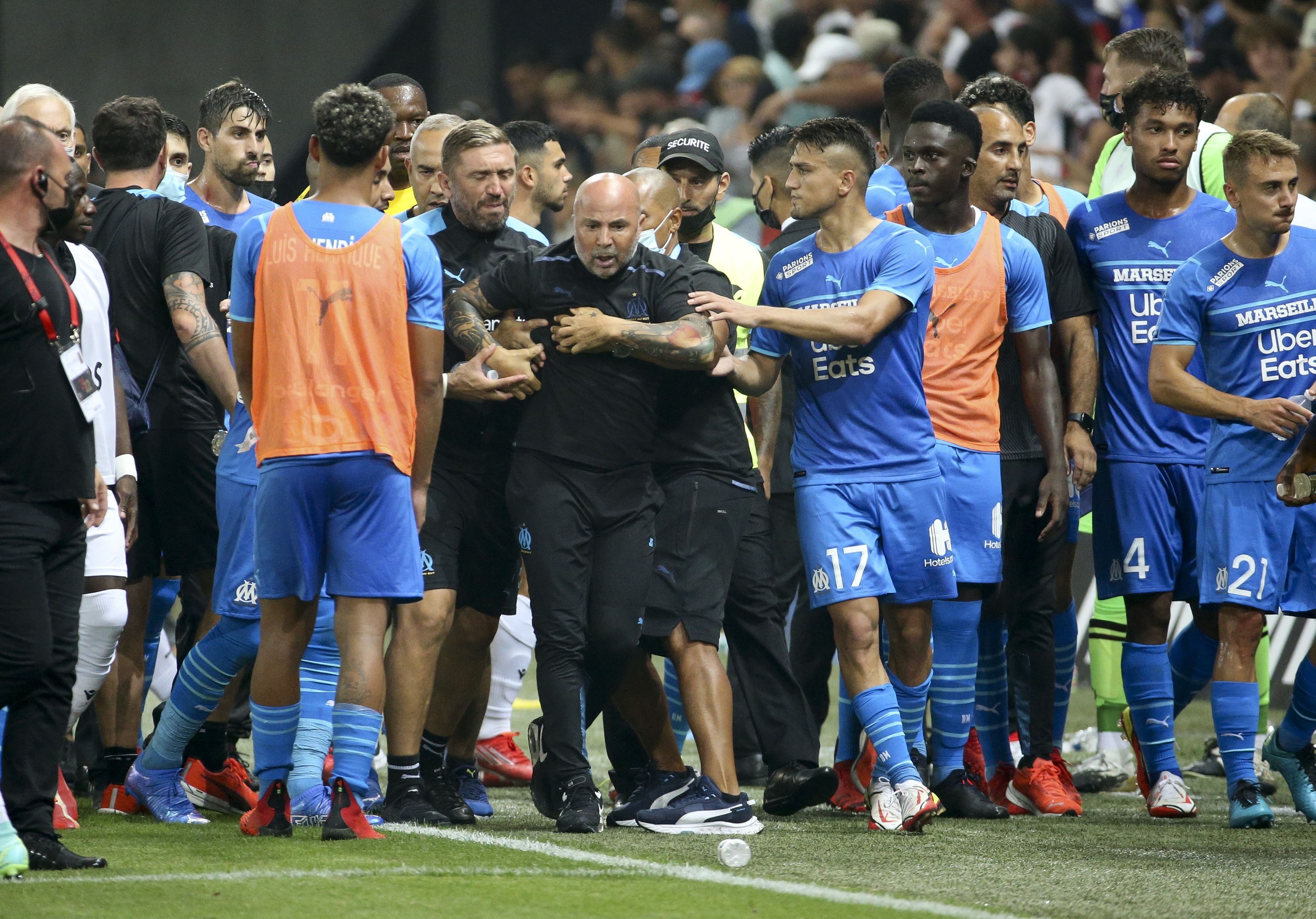 Președintele lui Marseille a dezvăluit de ce fotbaliștii săi nu s-au mai întors de la vestiare. Ce le-a spus arbitrul