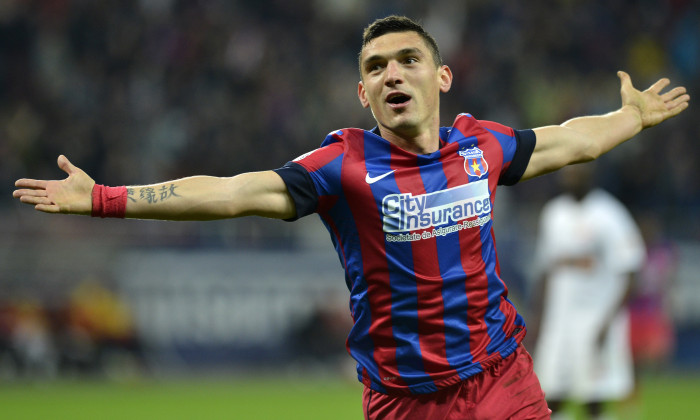 Claudiu Keșeru, în tricoul lui FCSB / Foto: Sport Pictures