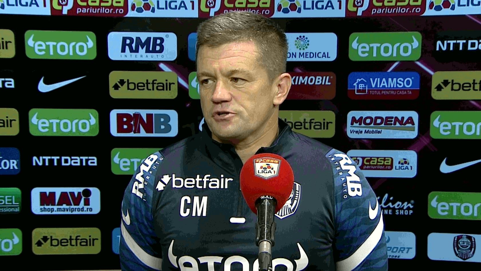 Cine este adevăratul antrenor care o conduce pe CFR Cluj în derby-ul cu FCSB. Campioana nu l-a trecut pe foaie
