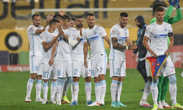 Fotbaliștii de la FCSB, înaintea meciului cu CFR Cluj / Foto: Sport Pictures