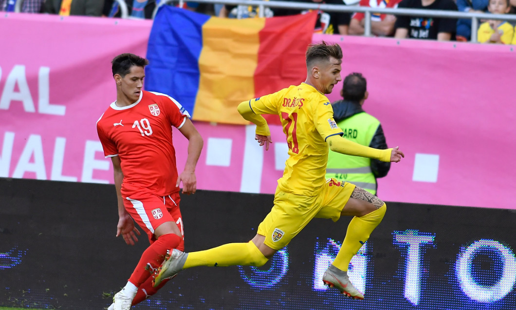Denis Drăguș, într-un meci România - Serbia / Foto: Sport Pictures