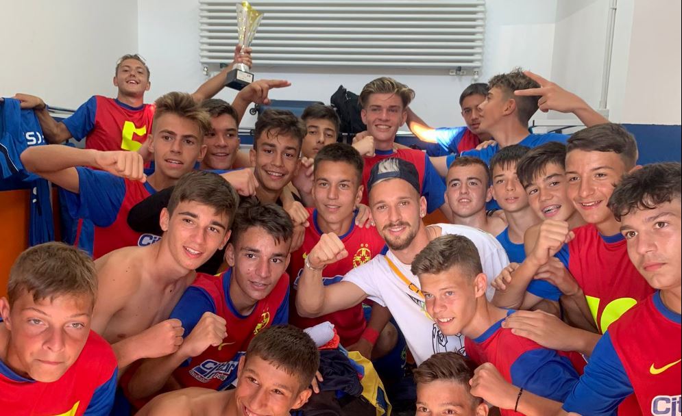 FCSB U15, campioană la un turneu în Italia! Puștii români au învins AC Milan în finală