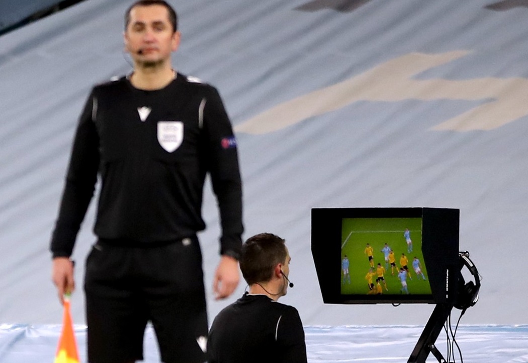 A venit aparatura pentru VAR, dar totul a fost dat peste cap de întârziere. Când vom avea arbitraj video în Liga 1