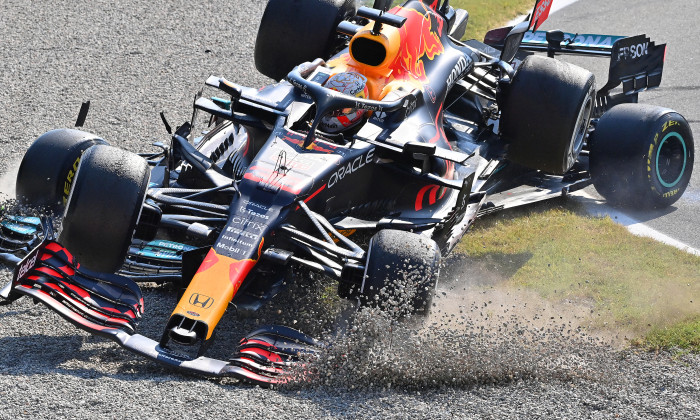 Accident la Monza, în care au fost implicați Lewis Hamilton și Max Verstappen / Foto: Getty Images