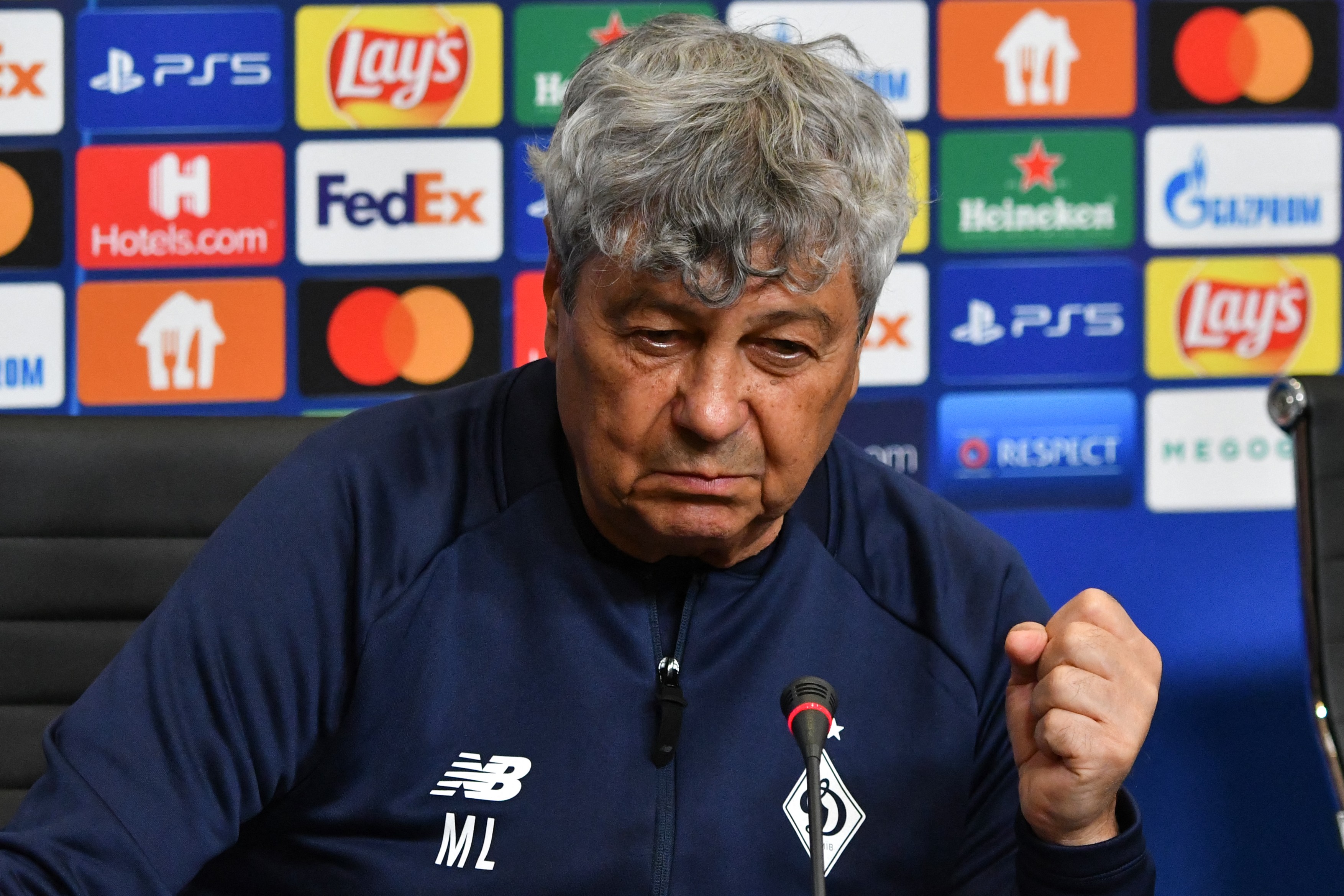 Mircea Lucescu, enervat la conferința de presă: ”Numai prostii spune. Adormim!”. Ce l-a deranjat