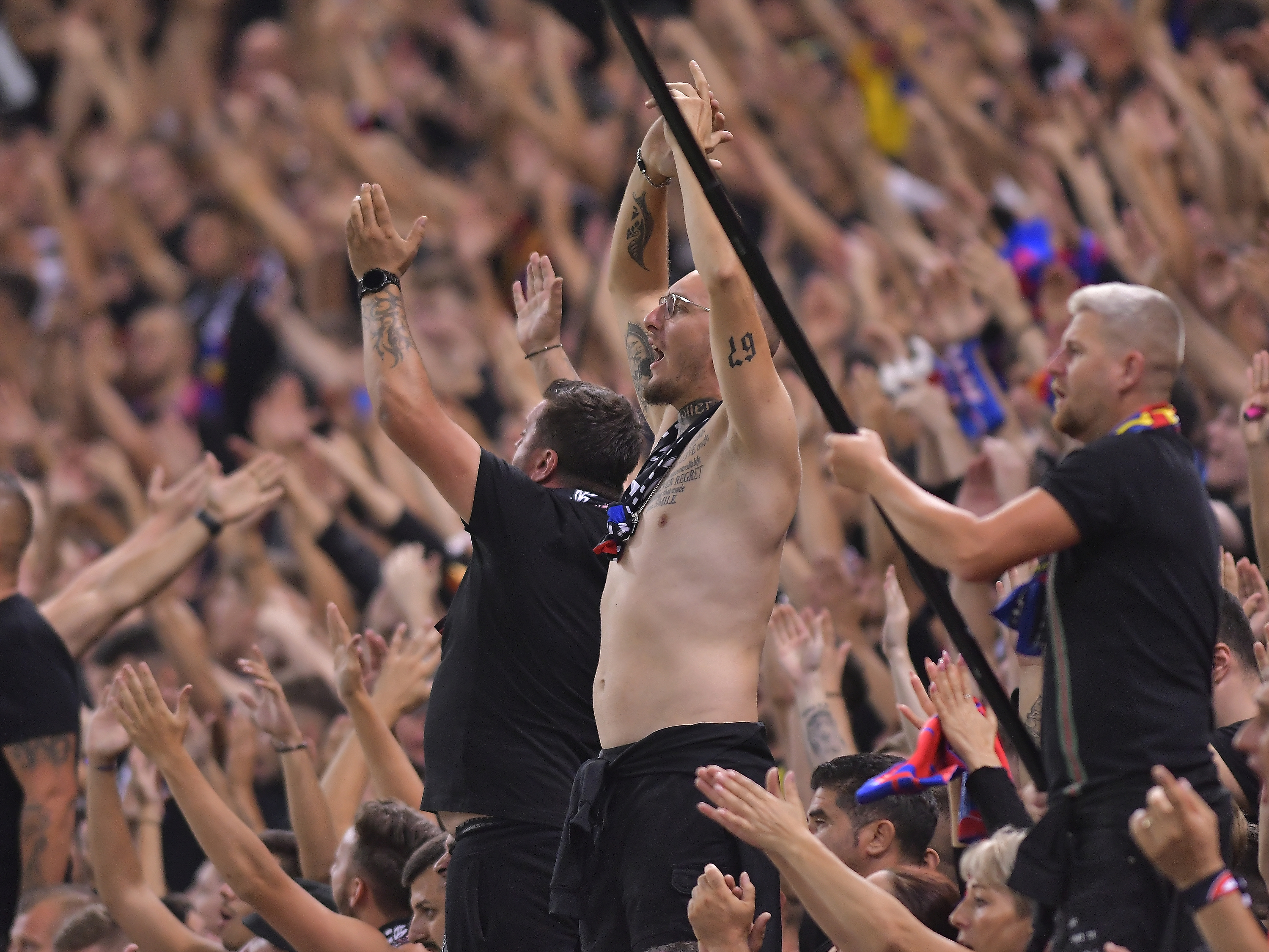Cum se va intra pe stadioane în localitățile în care incidența e mai mare de 3 la mie