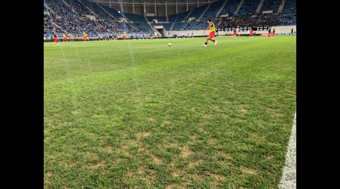 Gazonul stadionului din Craiova, înaintea meciului FC U Craiova 1948 - FCSB / Foto: Digi Sport