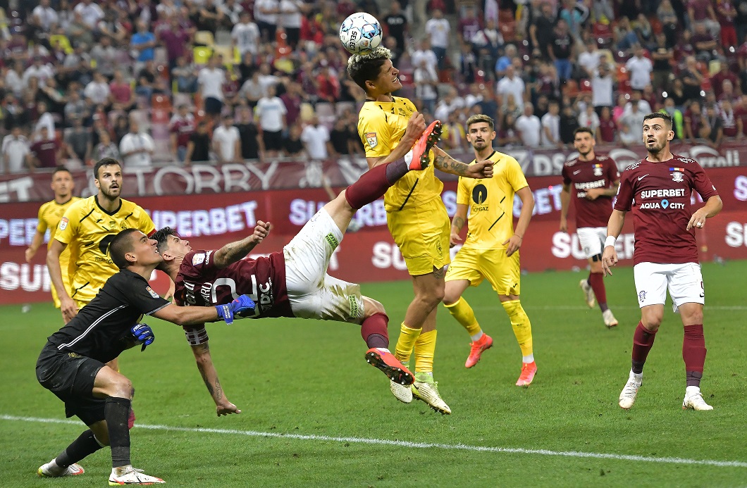 A fost sau nu penalty la Săpunaru? Faza care putea schimba scorul final în Rapid - Mediaș 1-2