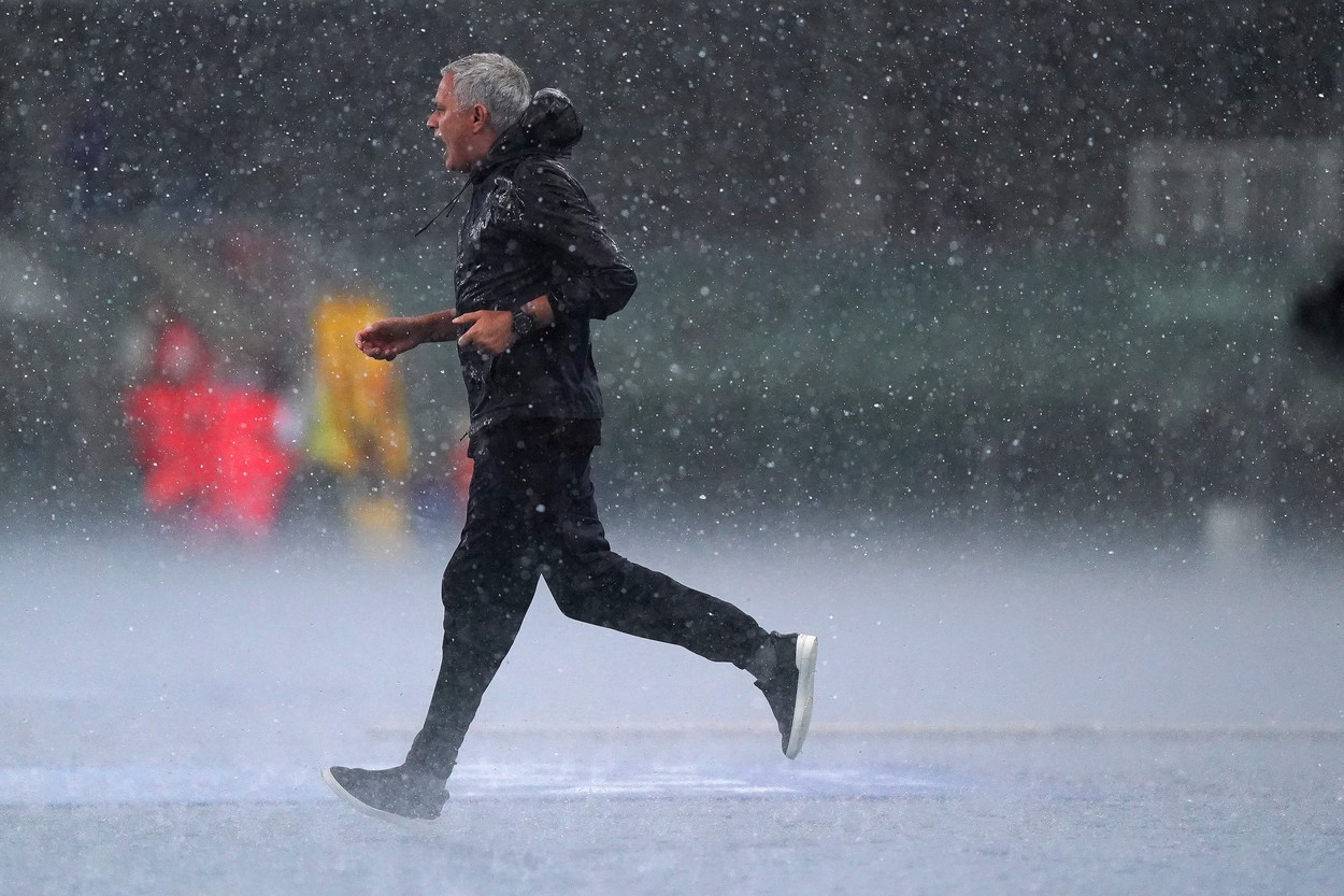 Mourinho a pierdut prima dată cu Roma. Acum am nevoie de câteva ore ca să înţeleg. Nervii lui The Special One