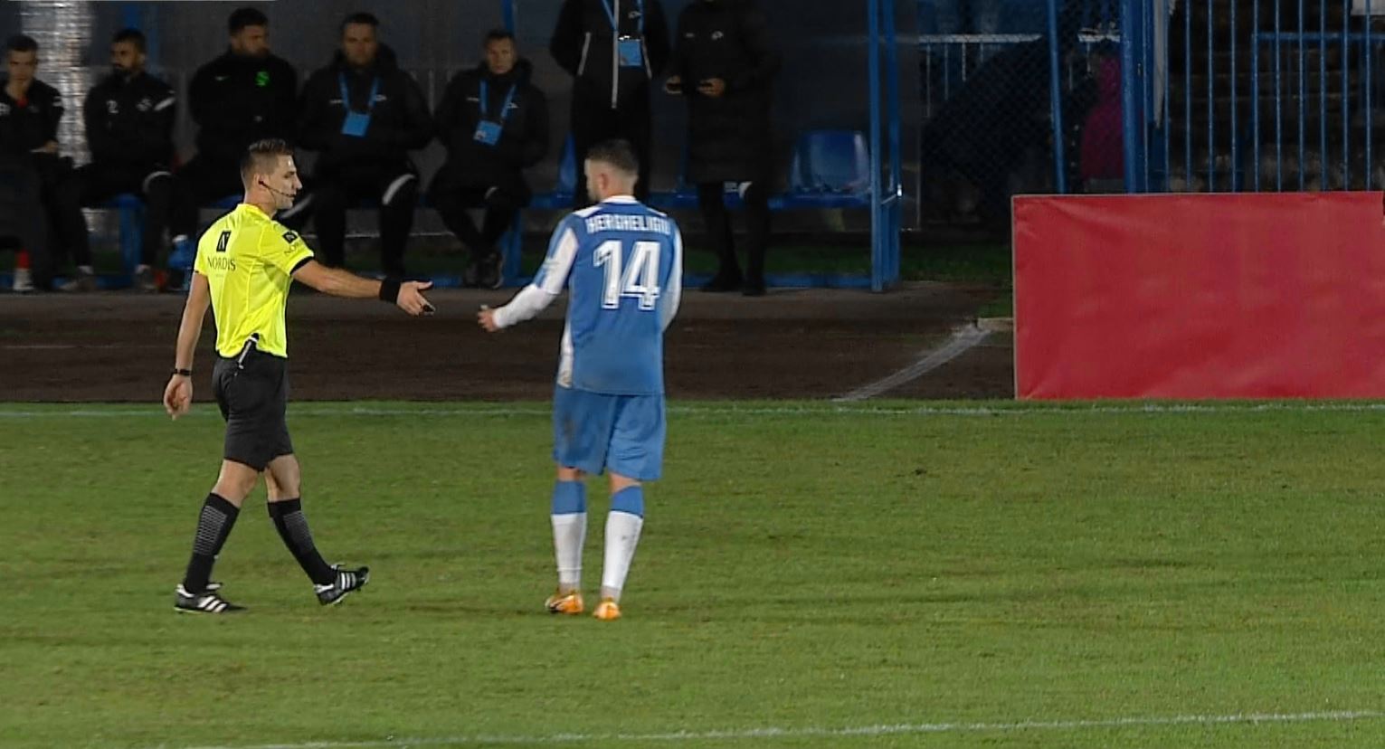 Moment nostim în timpul partidei CS Hunedoara - FCSB! Arbitrul și-a pierdut fluierul