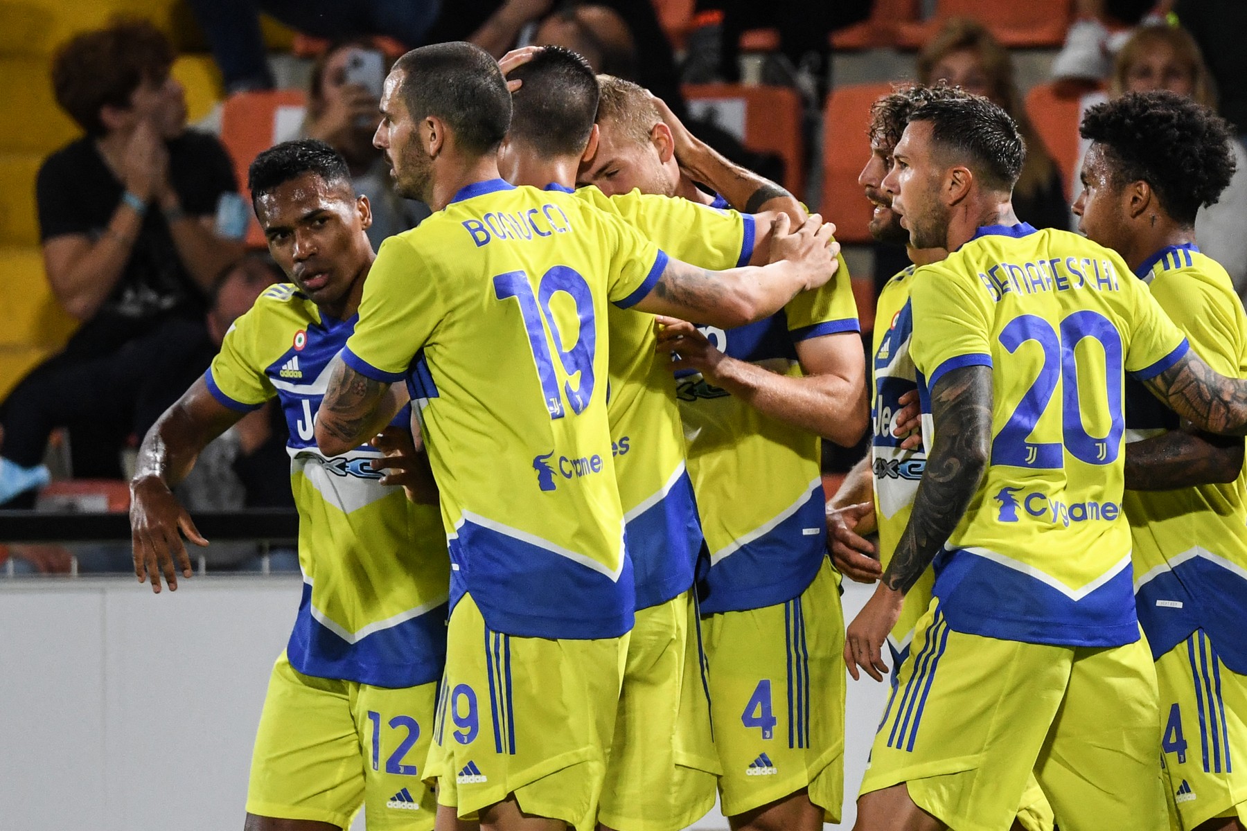 Recordul deținut de Maguire este în pericol! Un star din Serie A ar putea deveni cel mai scump fundaș din lume