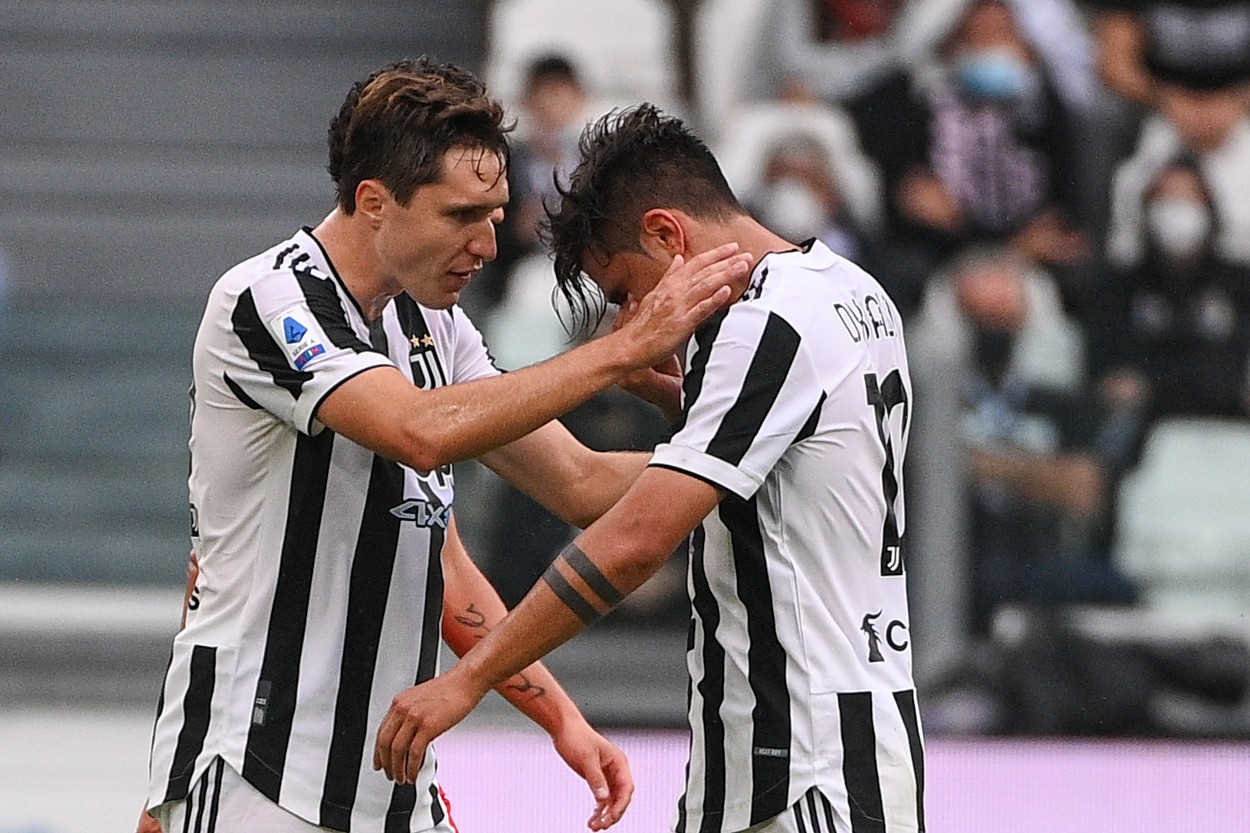 Imagini emoționante cu Paulo Dybala! Atacantul a părăsit terenul în lacrimi după ce s-a accidentat