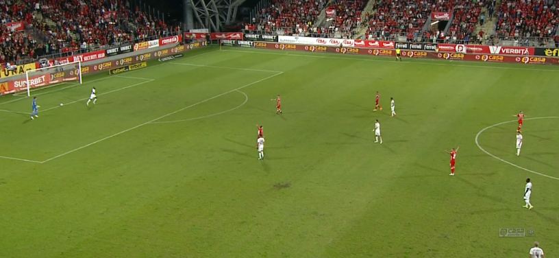 "Ruşine, ruşine, ruşine să vă fie". Tot stadionul a scandat împotriva campioanei României