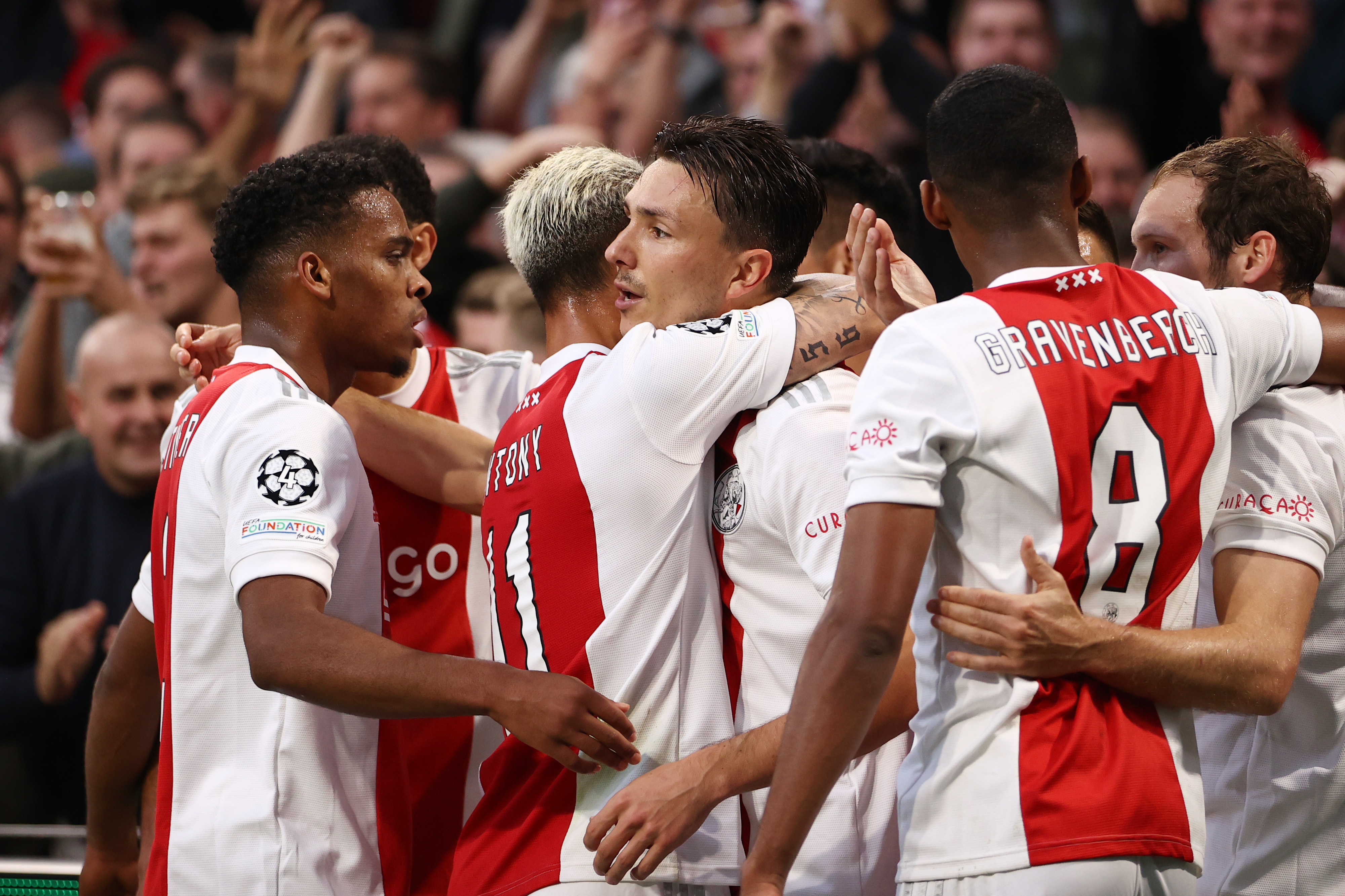 UCL, etapa a 2-a | Șahtior - Inter 0-0 și Ajax - Beșiktaș 2-0, la Digi Sport 1 și Digi Sport 2. Programul zilei