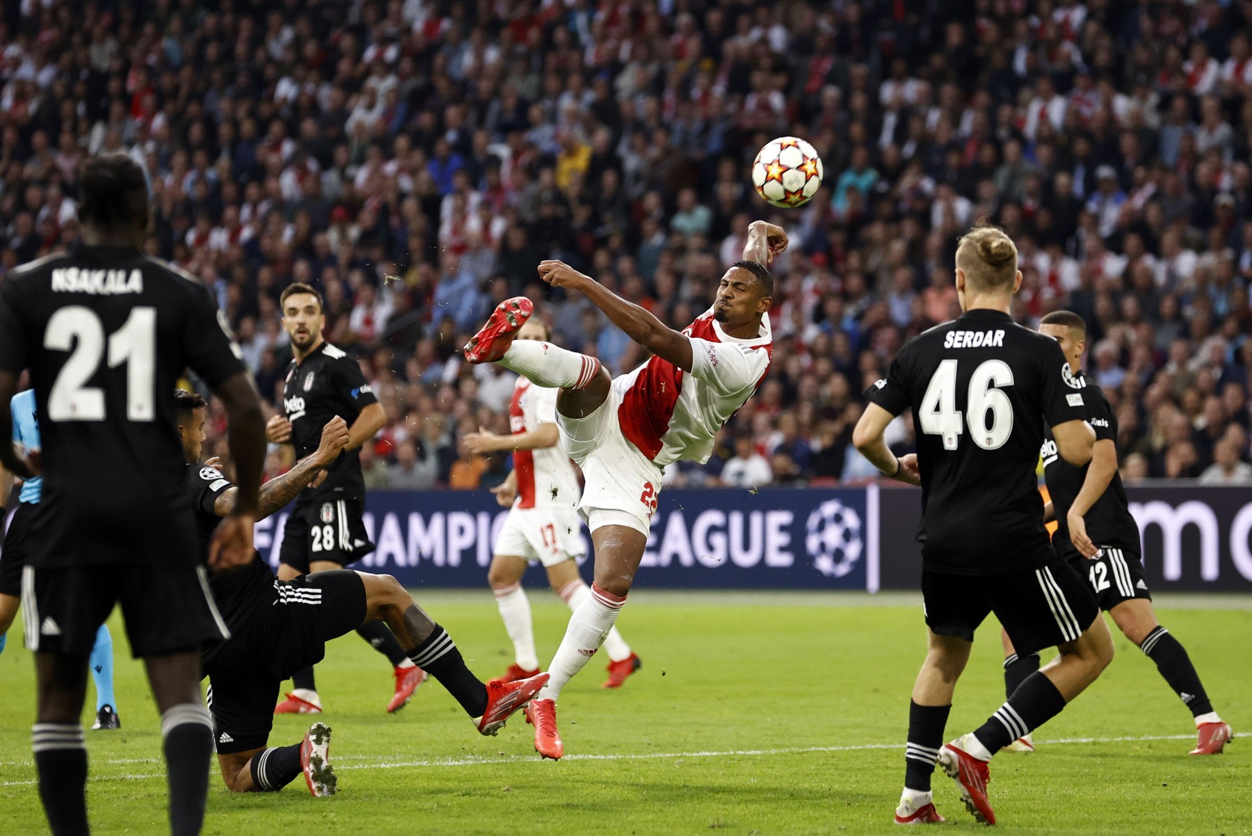 Ajax – Beșiktaș 2-0. Trei puncte importante pentru olandezi în grupele Champions League