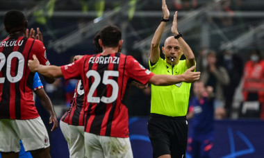 Cuneyt Cakir, în meciul AC Milan - Atletico Madrid / Foto: Profimedia