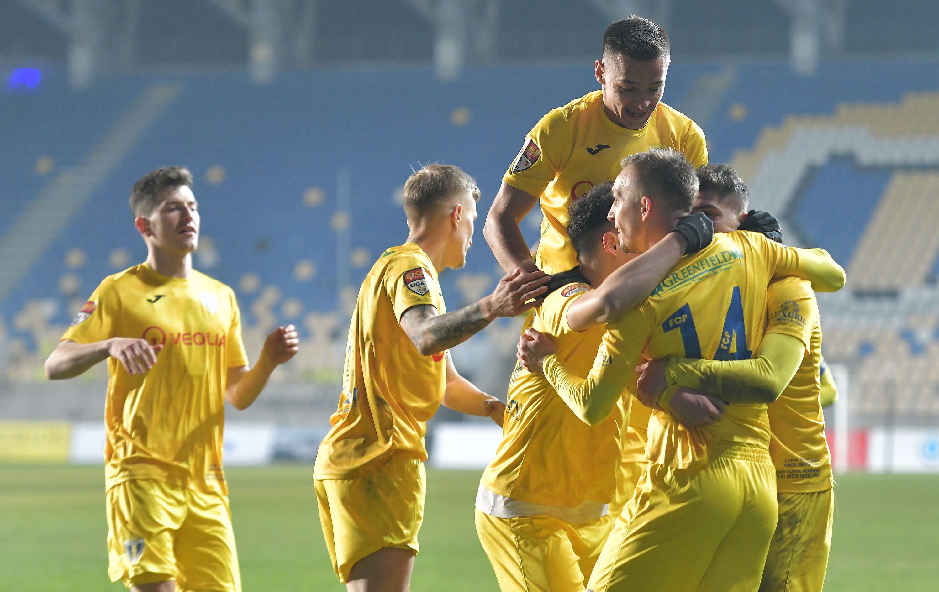 FCSB, pe urmele căpitanului de la Petrolul! Valeriu Argăseală, surprins alături de președintele ploieștenilor