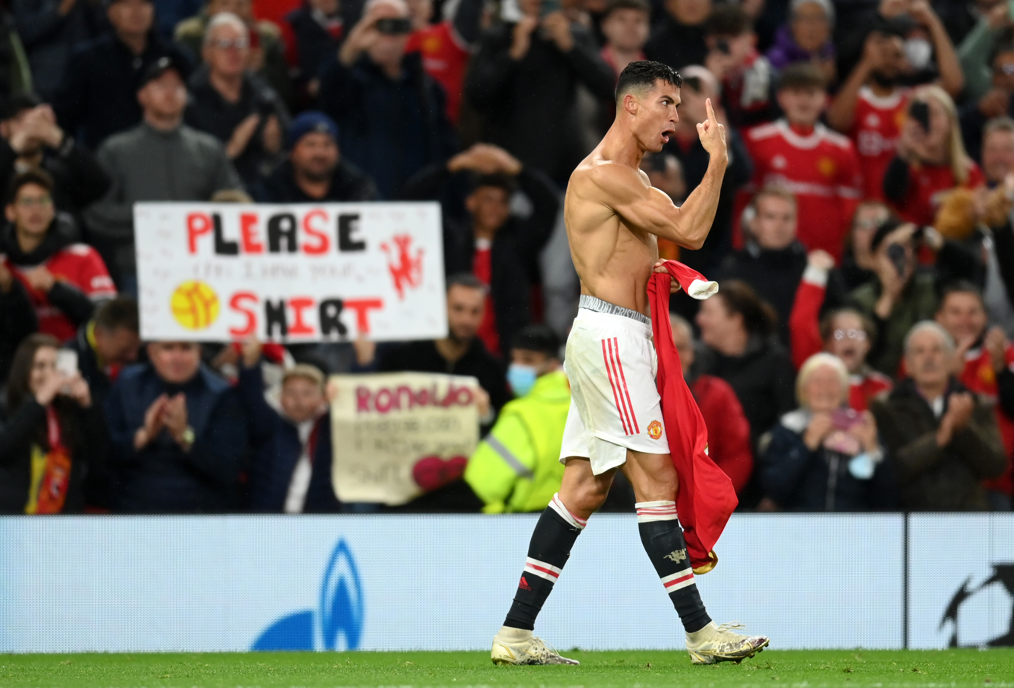 Manchester United - Villarreal 2-1. Eroul Cristiano Ronaldo, gol crucial în minutul 90+5