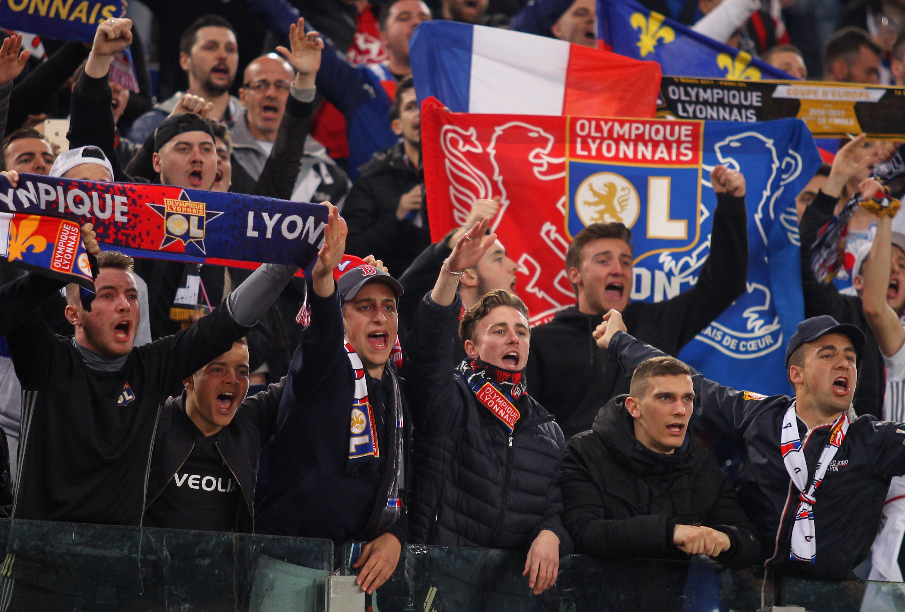 S-a ajuns până la Guvern. Ce se întâmplă cu suporterii lui Lyon și ce măsură dură a fost luată