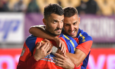 Constantin Budescu și Răzvan Oaidă, în meciul Chindia - FCSB / Foto: Sport Pictures