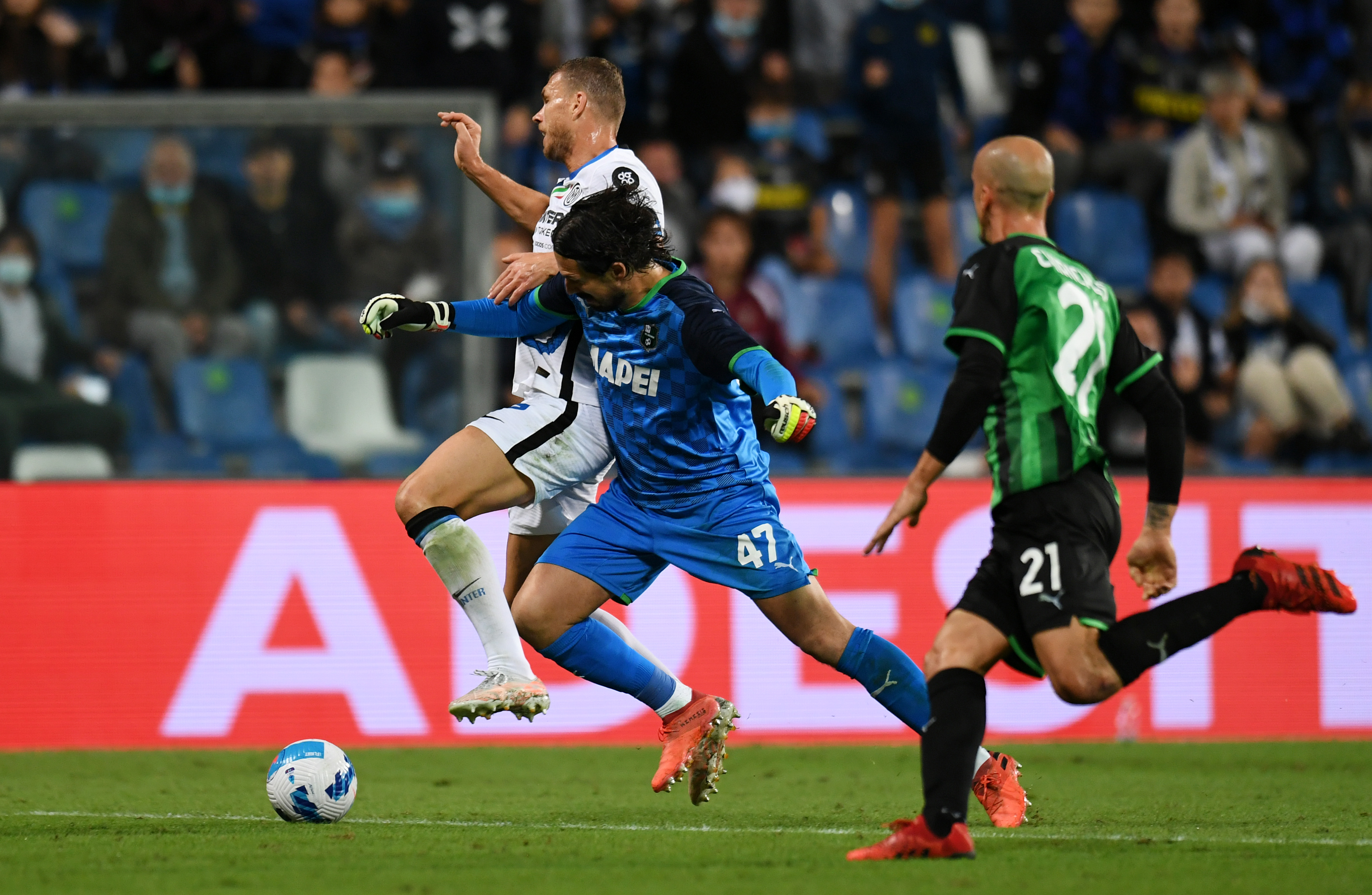 Sassuolo - Inter 1-2. Chiricheș a fost integralist la gazde. Dzeko, din nou decisiv, cu gol la prima atingere de balon