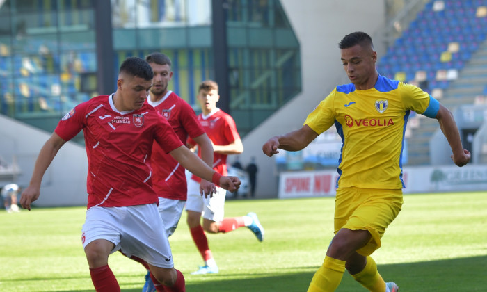 Valentin Țicu, în meciul Petrolul - CSC Șelimbăr / Foto: Sport Pictures