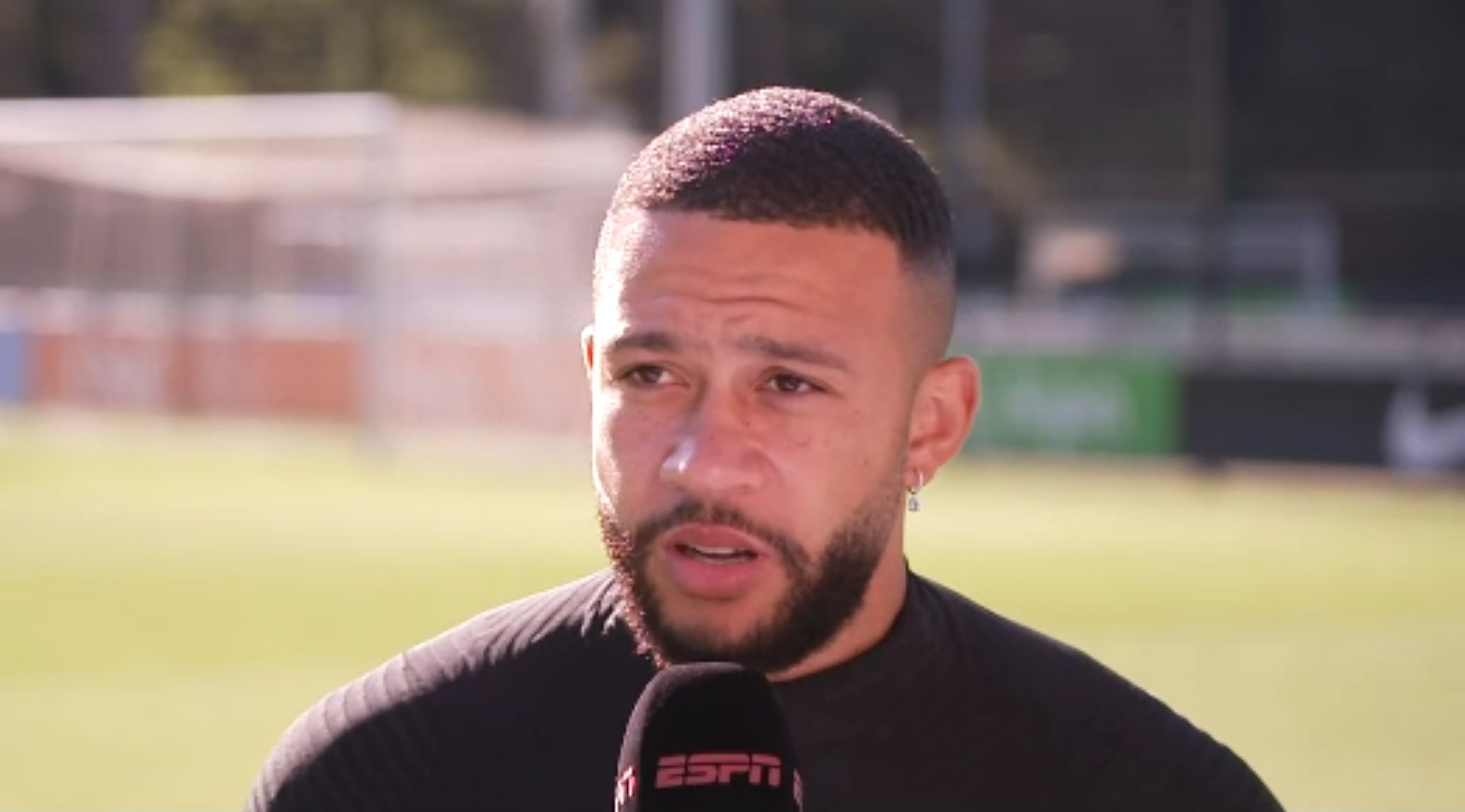 "Nu regreți că ai mers la Barcelona?" Memphis Depay s-a enervat: "Cum poți să mă întrebi asta?"