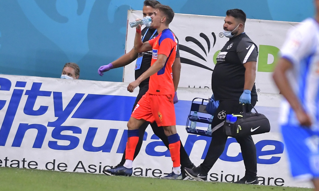 Sorin Șerban, în timpul meciului FCSB - Universitatea Craiova / Foto: Sport Pictures