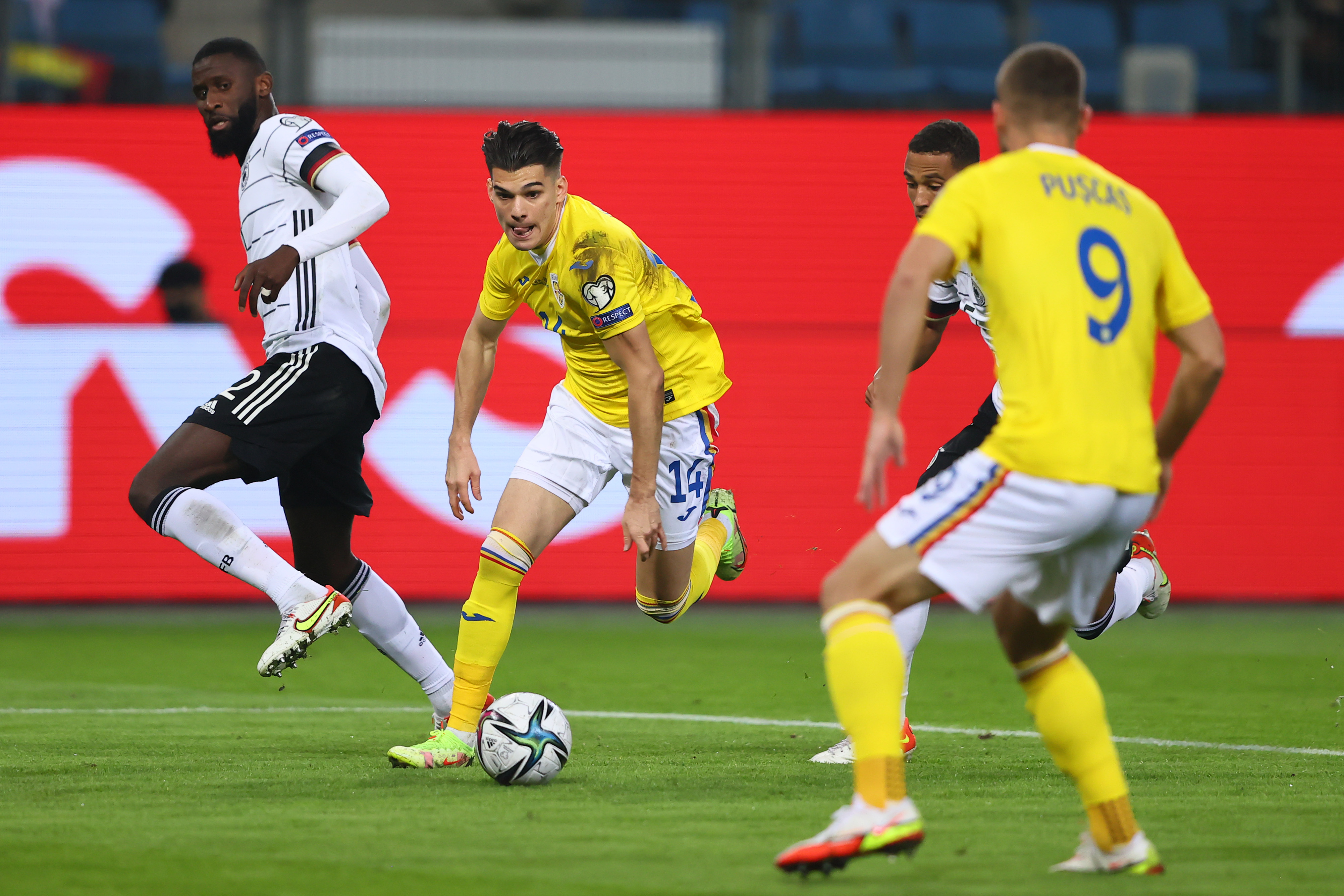 "A dat cu ciocul, cu sovieticul". Super golul lui Ianis Hagi împotriva Germaniei l-a lăsat mască pe Viorel Moldovan
