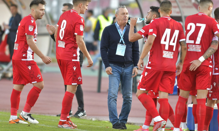 FOTBAL:DINAMO BUCURESTI-UTA ARAD, LIGA 1 CASA PARIURILOR (2.10.2021)