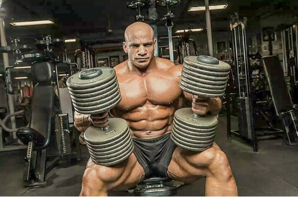 Țineți-vă respirația! El e noul Mr. Olympia. Bestia Egiptului are 1,75 m și 134 de kg și e un adevărat extraterestru