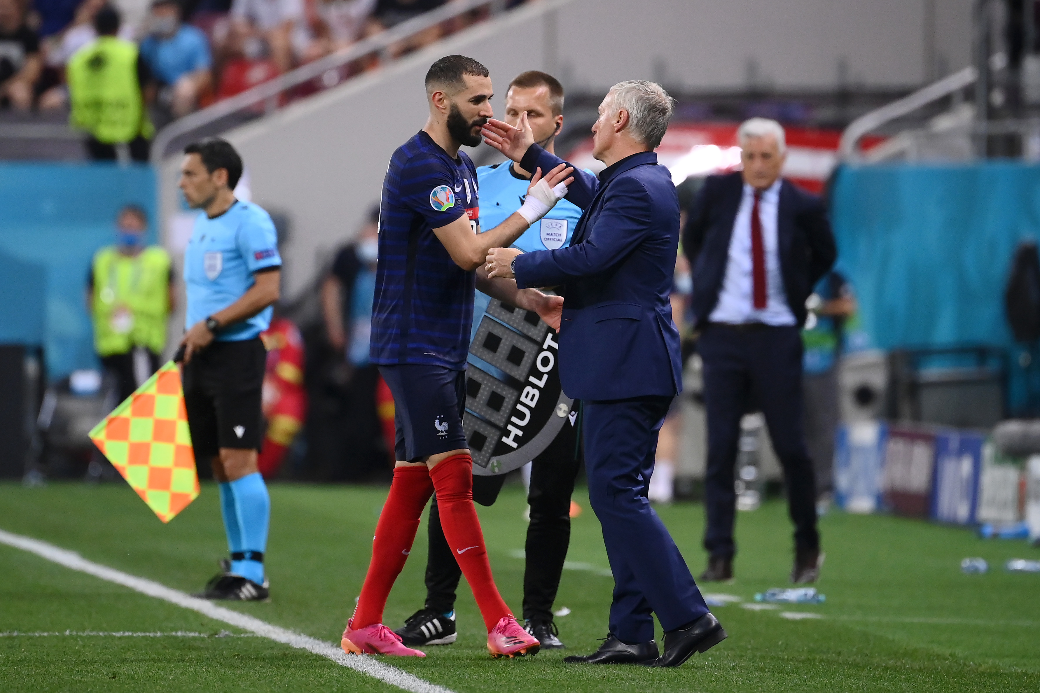 "Nu va mai juca la 4 sau 5 competiții. Nu mai e același". Ce spune Deschamps despre Benzema, văzut favorit la Balonul de Aur