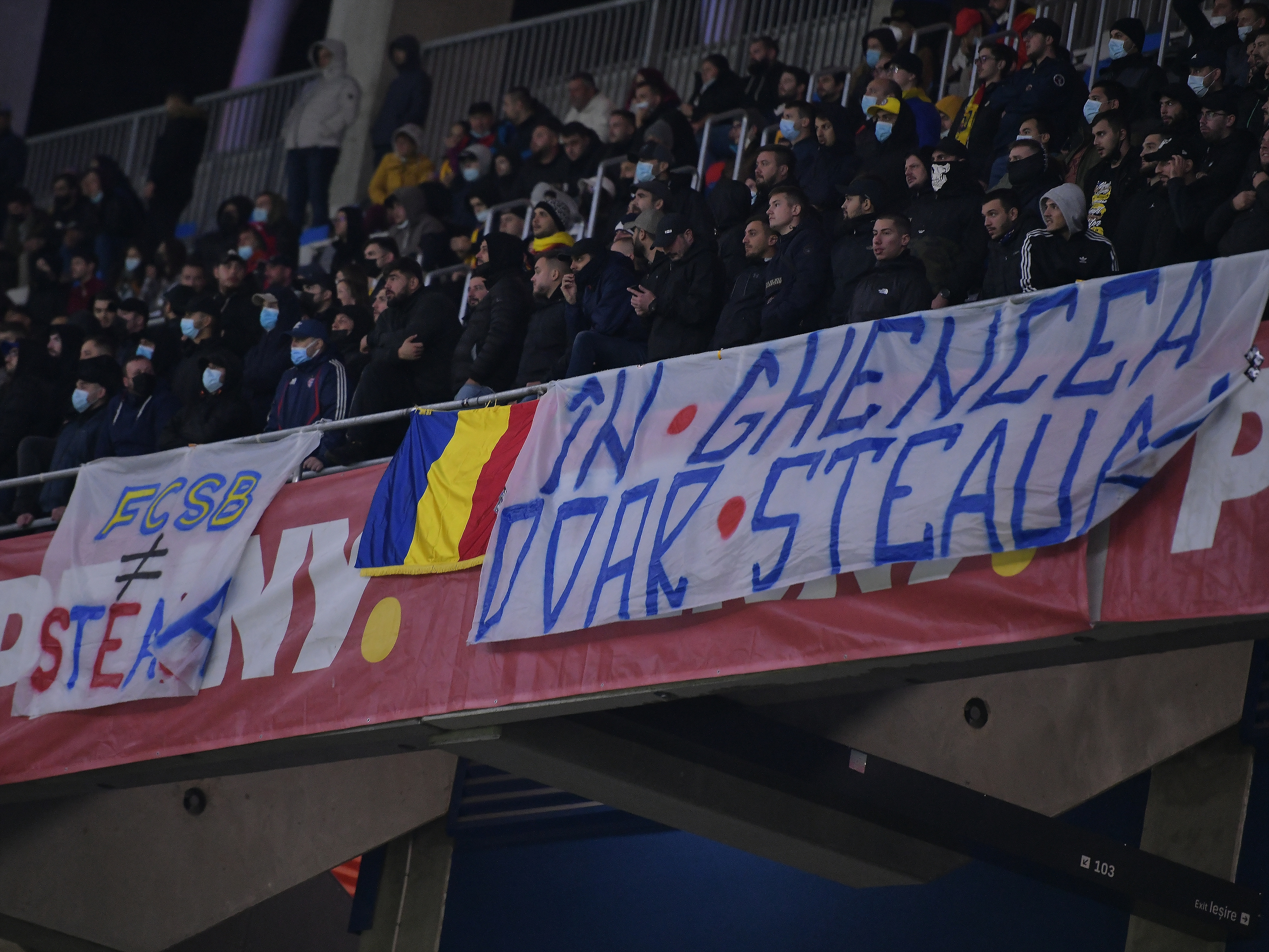 Peluza Sud a continuat războiul cu FCSB la meciul România - Armenia. Bannerul afișat în Ghencea