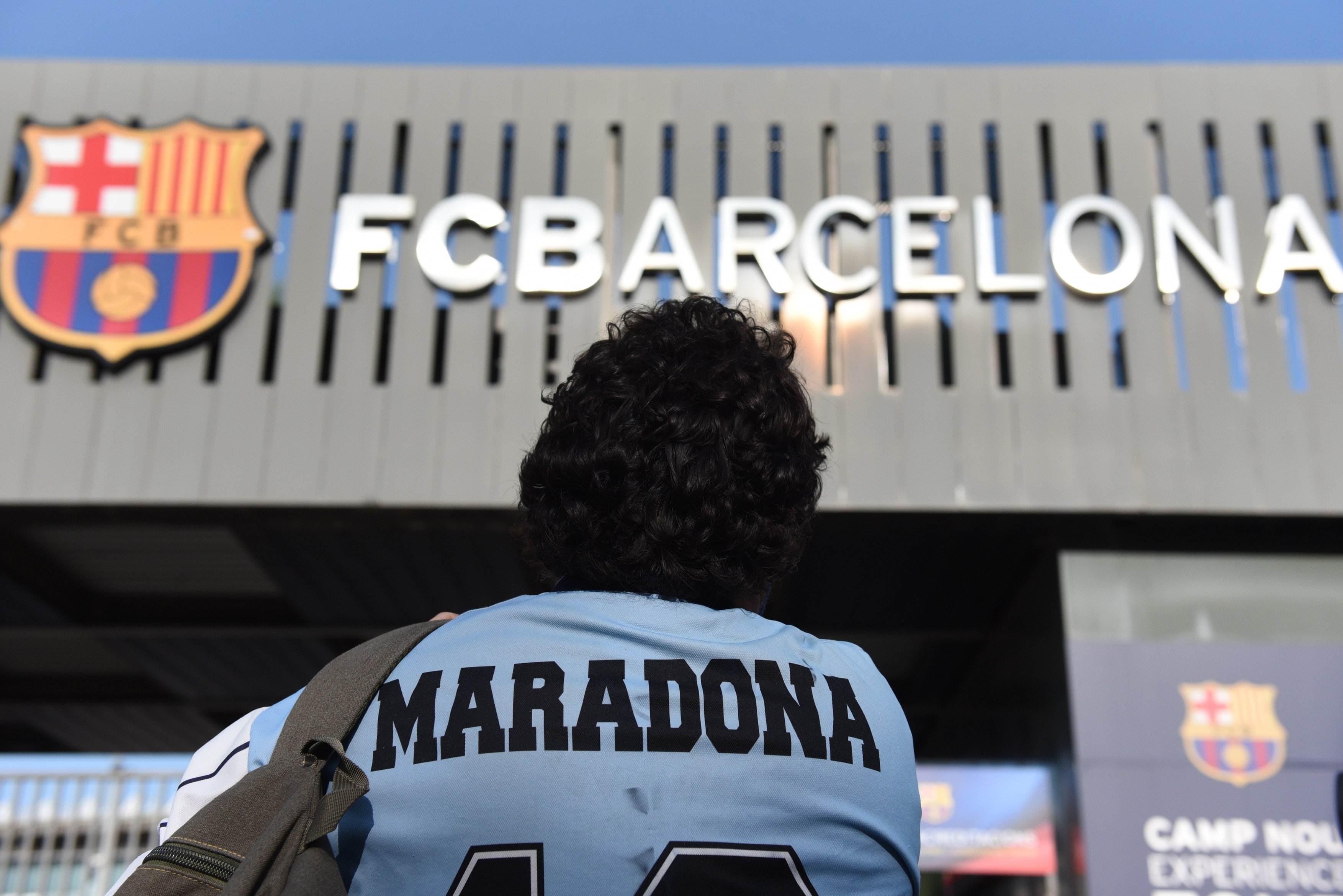 Barcelona va juca în noiembrie un meci în onoarea lui Diego Maradona, la exact un an de la moartea sa