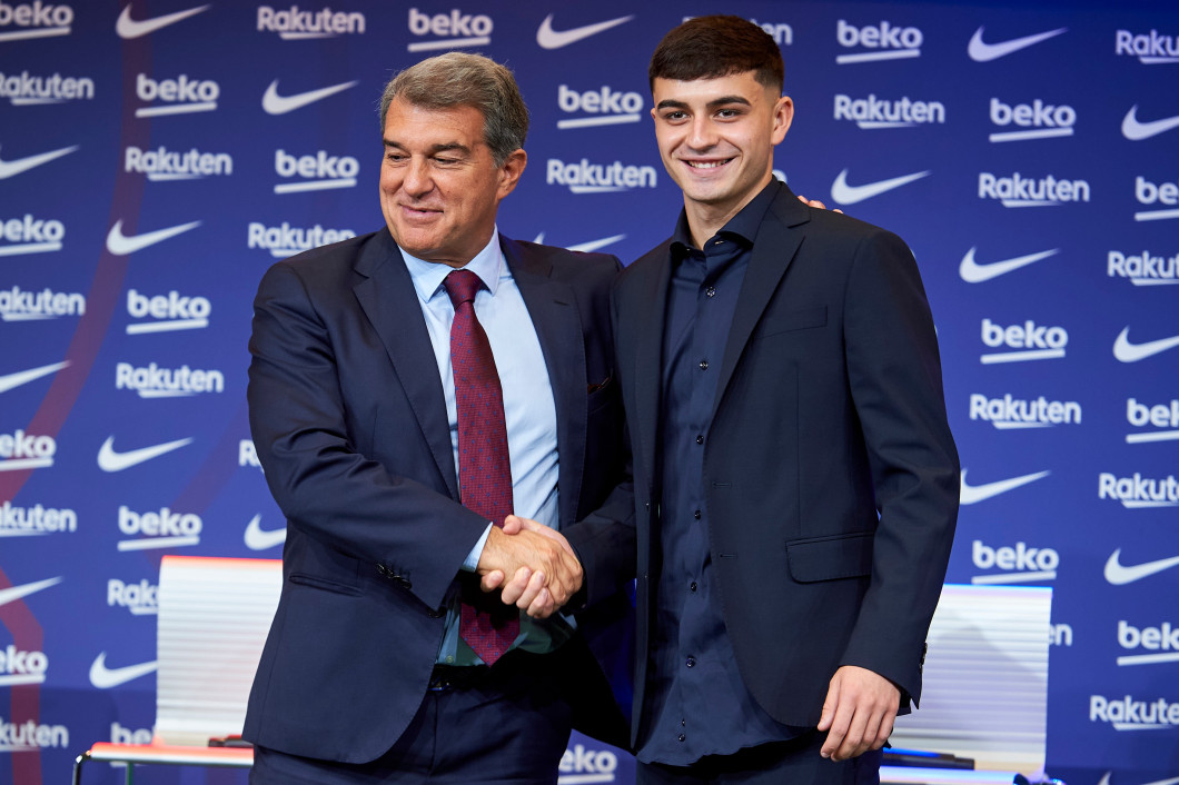 Pedri contract signature