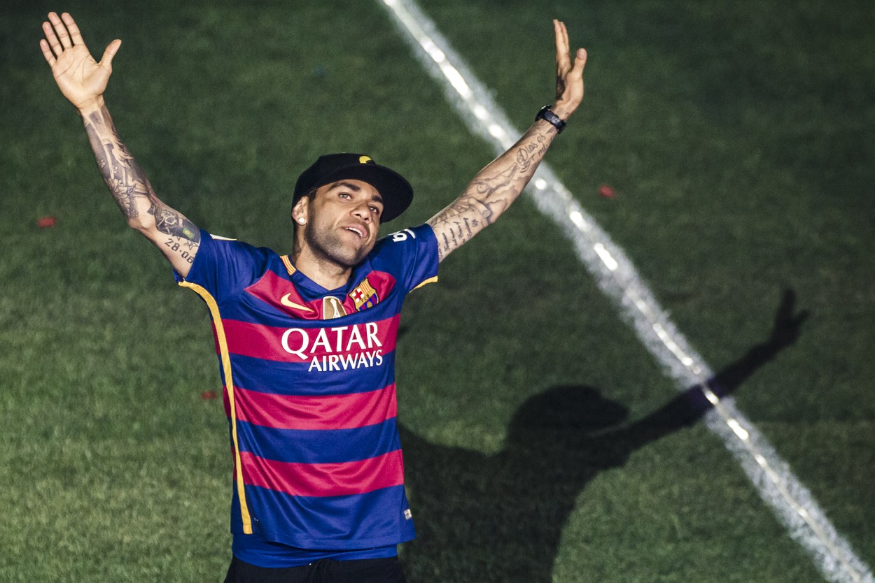 E mai bun decât mine. Revenirea lui Dani Alves la Barcelona, la 38 de an, lăudată de un dublu campion mondial