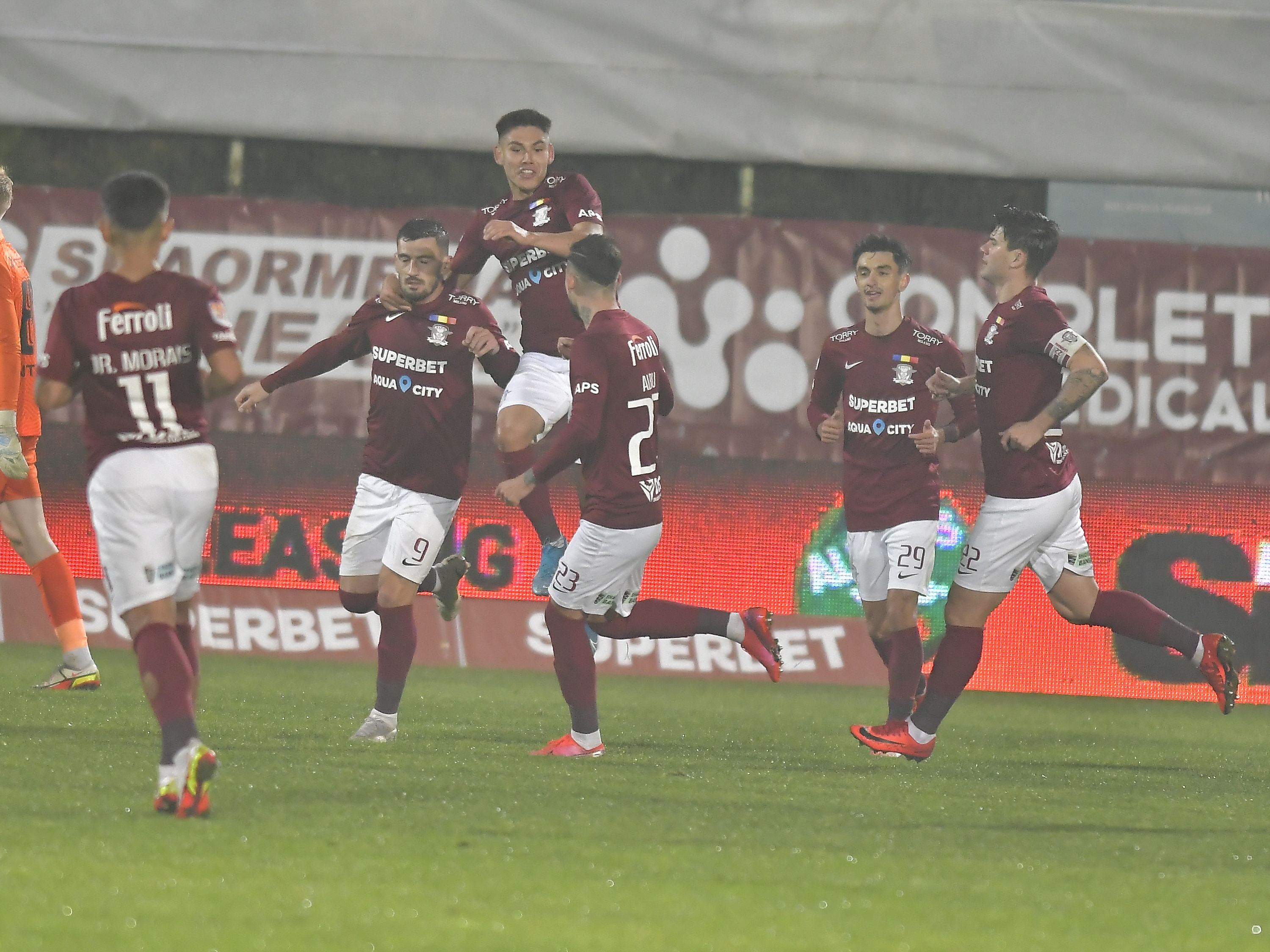 Rapid - CFR Cluj 2-0, ACUM, pe Digi Sport 1. Ce surpriză! Nou-promovata înscrie din nou în poarta campioanei