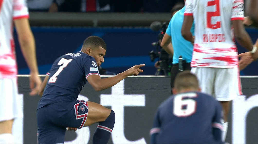 mbappe gest messi