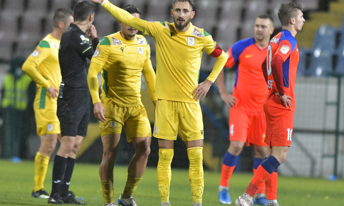 FOTBAL:FCSB-CS MIOVENI, LIGA 1 CASA PARIURILOR (16.10.2021)