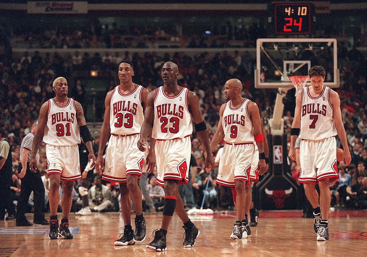 Încălțămintea purtată de Michael Jordan la Chicago Bulls, vândută pentru o sumă record