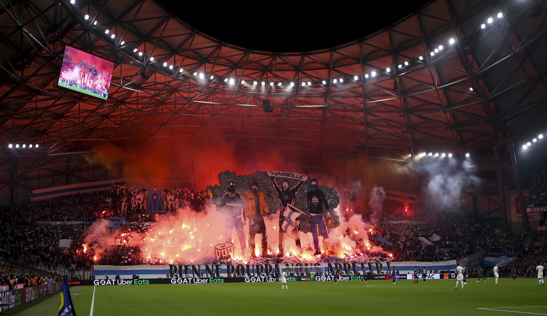 Incidente după derby-ul Marseille - PSG. Nouă polițiști, răniți. Ce riscă clubul după ce a mai fost avertizat