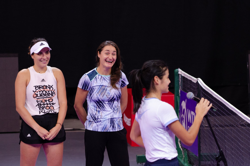 Monica Niculescu, alături de Emma Răducanu la Cluj / Foto: Twitter@RamonaToderas