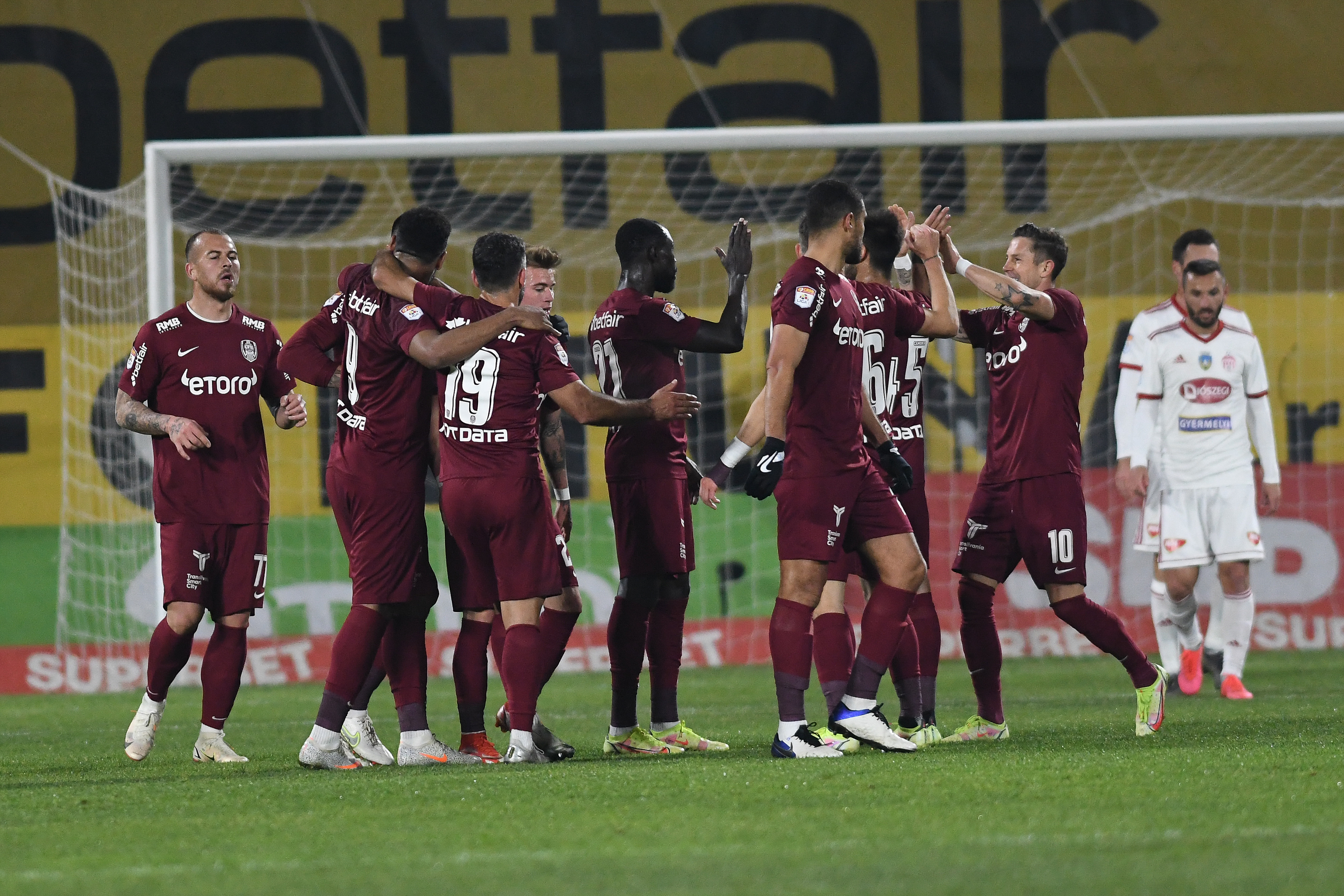 CFR Cluj a învins Unirea Dej într-un meci amical. Ce jucători a folosit Dan Petrescu