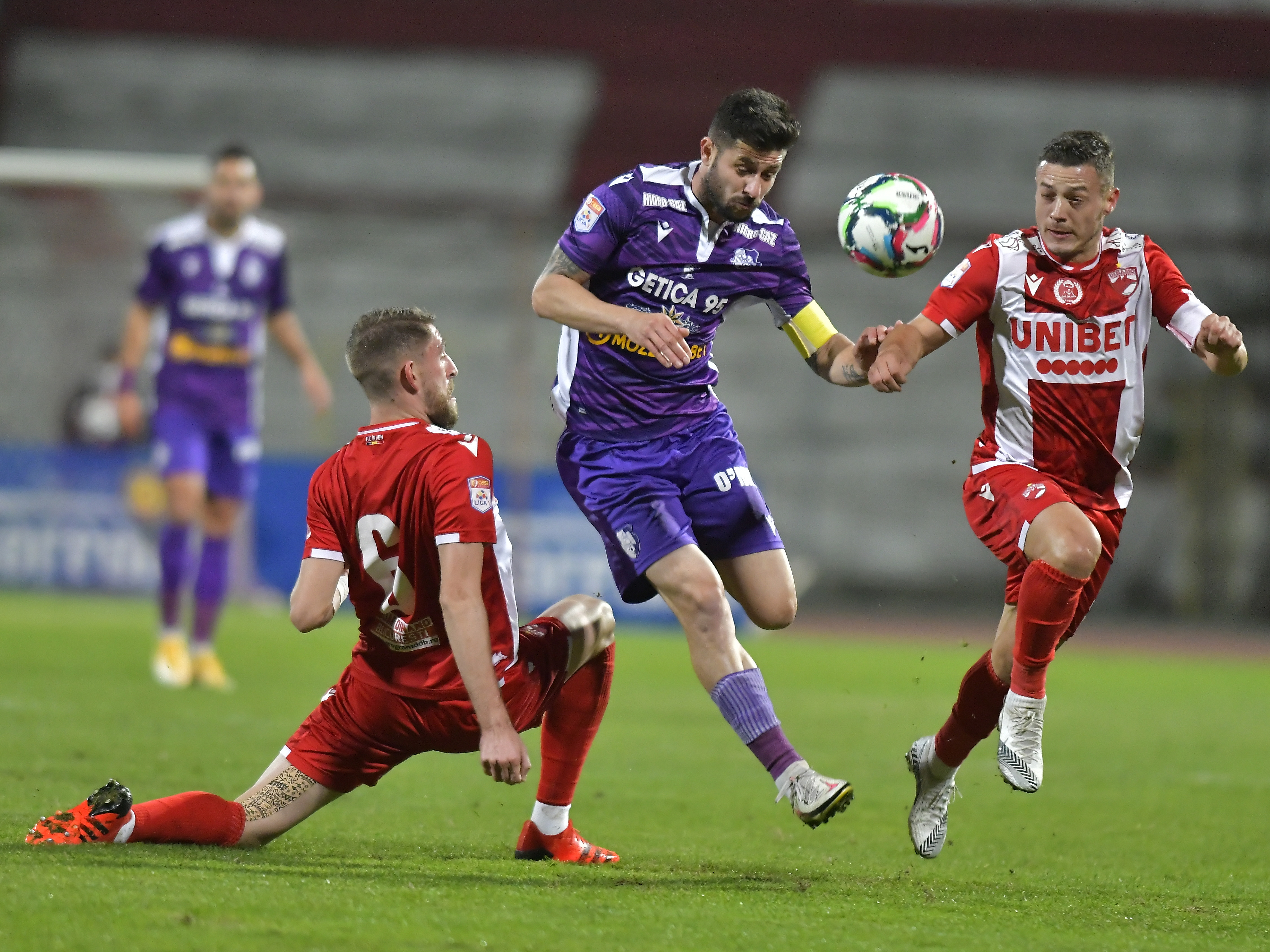 Dinamo – FC Argeș 1-2. ”Câinii”, eliminați din Cupă, după remontada elevilor lui Prepeliță