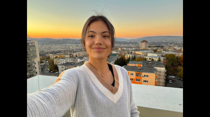 Emma n-a ratat ocazia de a face un slefie cu panorama Clujului / Foto: Foto: Instagram @emmaraducanu