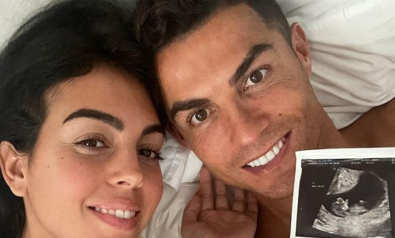 Ronaldo a cucerit internetul după ce a anunțat că Georgina Rodriguez este însărcinată! Record greu de atins