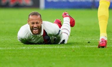 CL Football Dortmund - Paris, Dortmund Feb 18, 2020.NEYMAR, PSG 10 sad on the groundBORUSSIA DORTMUND - PARIS SGSoccer UEFA Champions League , Round of last 16, S i g n a l I d u n a P a r k S t a d i u m BVB in Dortmund, February 18, 2020. Season 20