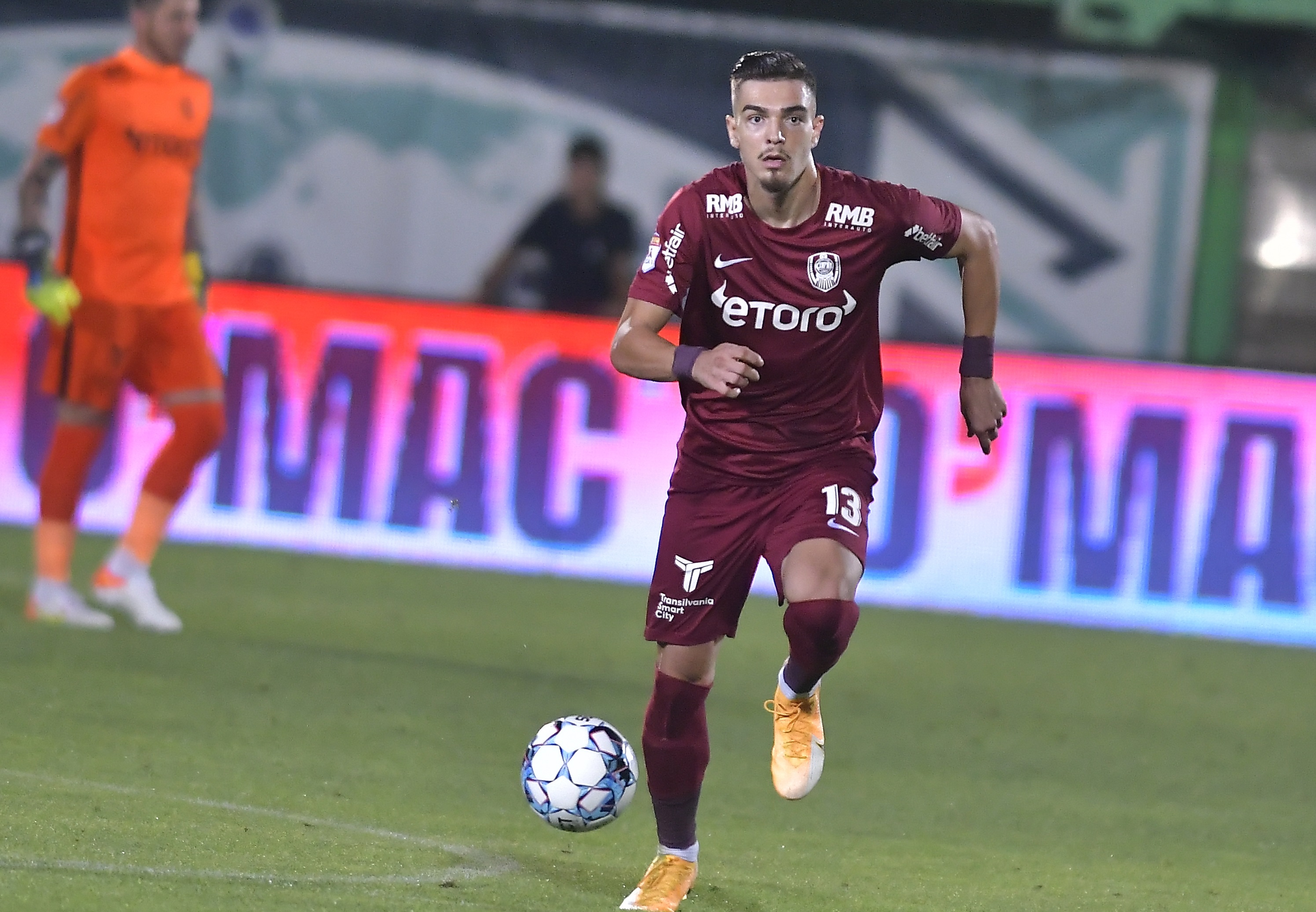 CFR Cluj l-a cedat pe Denis Ciobotariu la Voluntari. Programul echipei de pe locul 3 în Liga 1