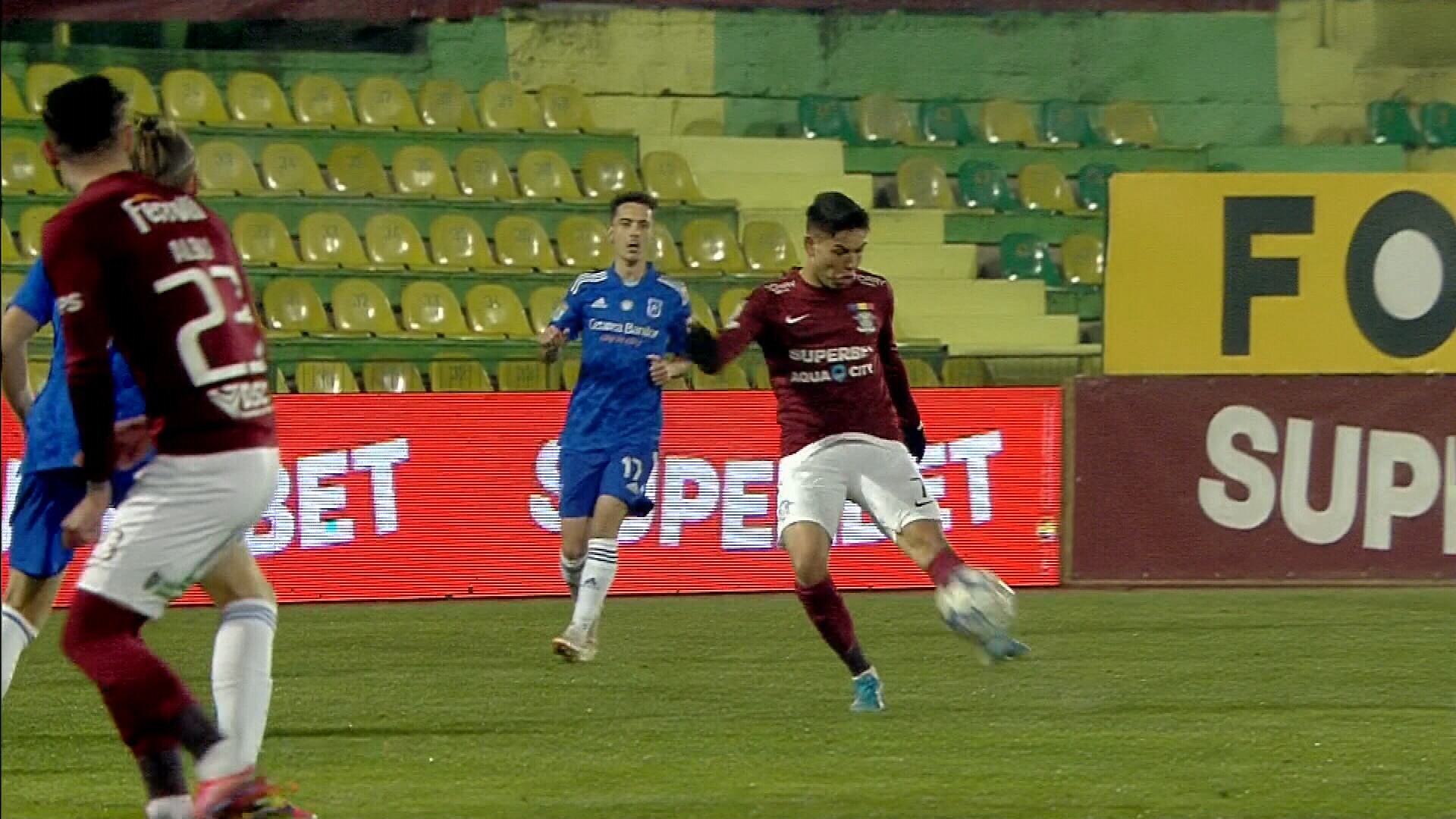 Rapid - U Craiova 1948 0-0, ACUM pe Digi Sport 1. Sefer expediază un șut de la mare distanță, dar balonul lovește bara